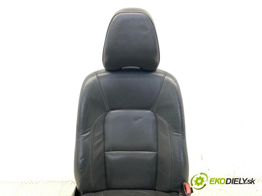 VOLVO V70 III Kombi 2010 170 kW 2.5 T 2521 Sedadlo pravy predný
