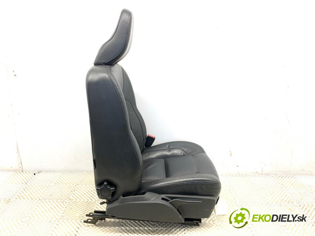 VOLVO V70 III Kombi 2010 170 kW 2.5 T 2521 Sedadlo pravy predný