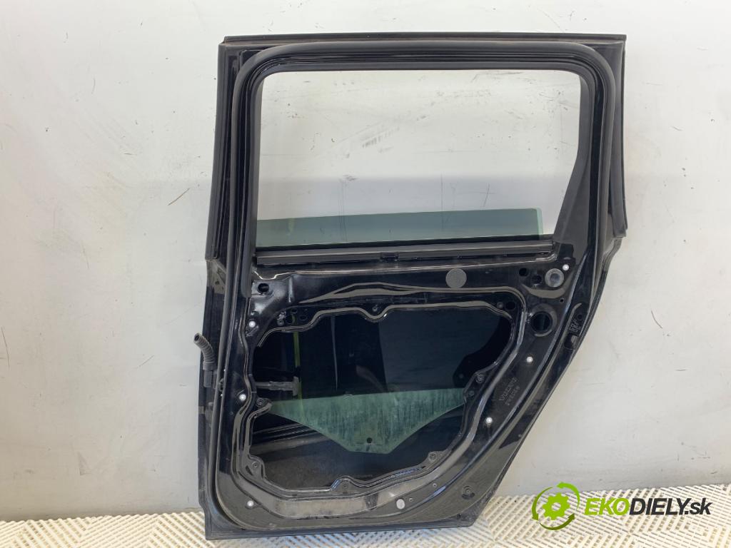 VOLVO V70 III Kombi 2010 170 kW 2.5 T 2521 Dvere pravy zad 019