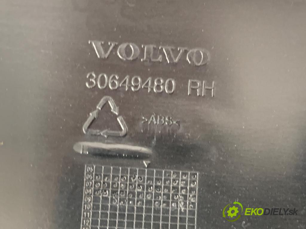 VOLVO V70 III Kombi 2010 170 kW 2.5 T 2521 čalúnenie Dvere pravy predný
