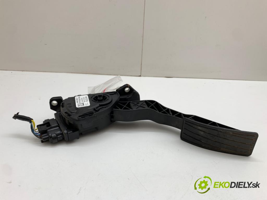 SUZUKI SX4 liftback 2019 103 kW 1.4 T (AKK 414) 1373 Potenciometer plynu 49400-68L51 (Potenciometer plynového pedálu)