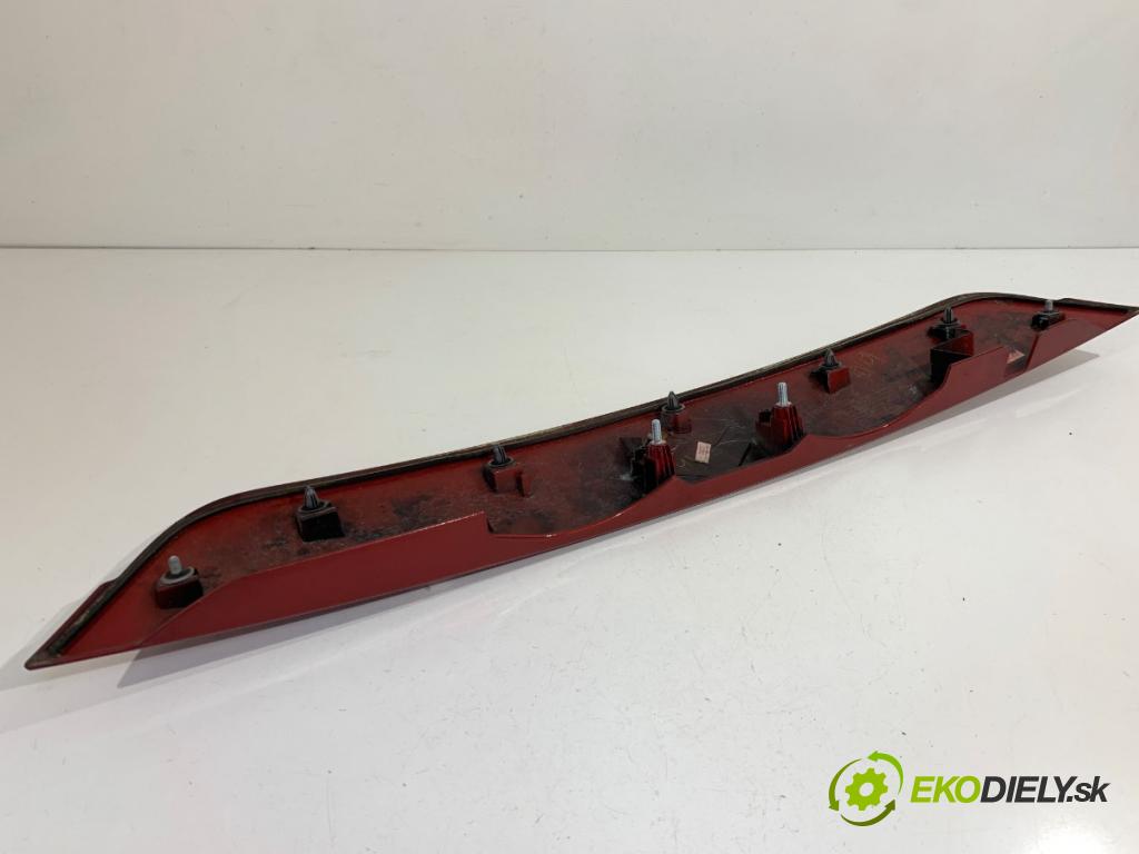 SUZUKI SX4 liftback 2019 103 kW 1.4 T (AKK 414) 1373 lišta dveří zadní část