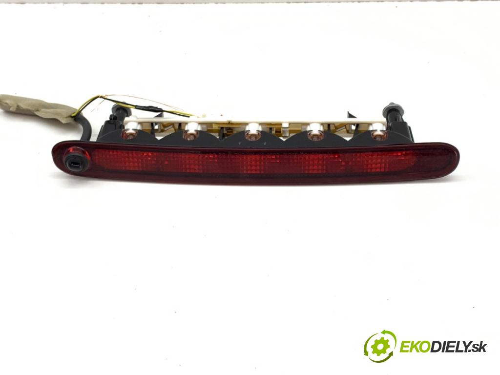 SUZUKI SX4 liftback 2019 103 kW 1.4 T (AKK 414) 1373 Svetlo brzdových svetiel 35810-63J0