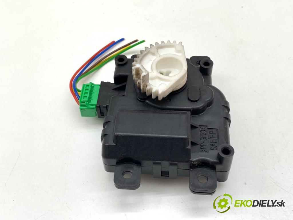 SUZUKI SX4 liftback 2019 103 kW 1.4 T (AKK 414) 1373 motor topení 113800-3480