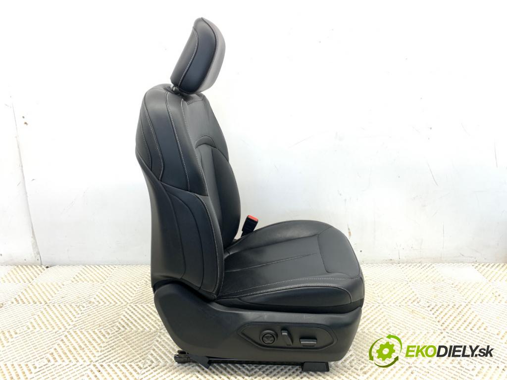 JEEP GRAND CHEROKEE WL SUV 2021 210 kW 3.6 4WD 3604 Sedadlo pravy predný
