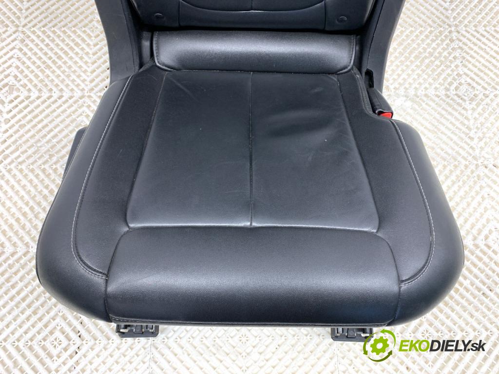 JEEP GRAND CHEROKEE WL SUV 2021 210 kW 3.6 4WD 3604 Sedadlo zad pravy druhý rad