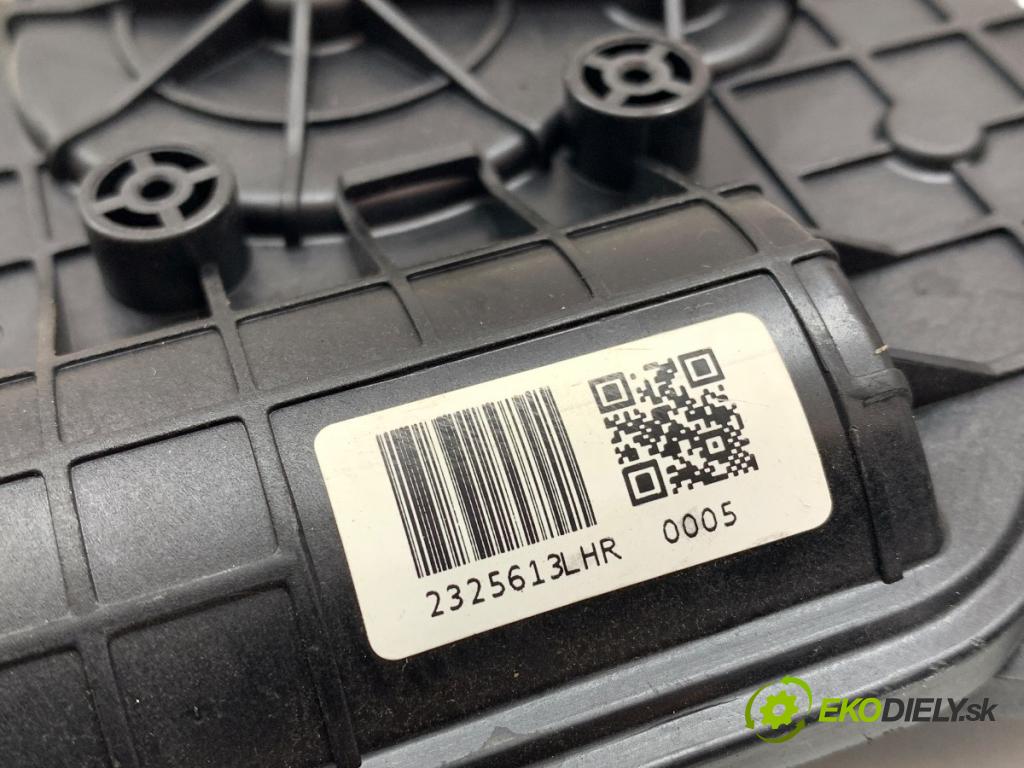 KIA OPTIMA Kombi 2016 104 kW 1.7 CRDi 1685 zámok dveří zadní část VLAK: 2325613