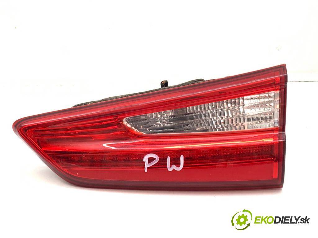 KIA OPTIMA Kombi 2016 104 kW 1.7 CRDi 1685 Svetlo pravy zad vnútorná 92404-D44