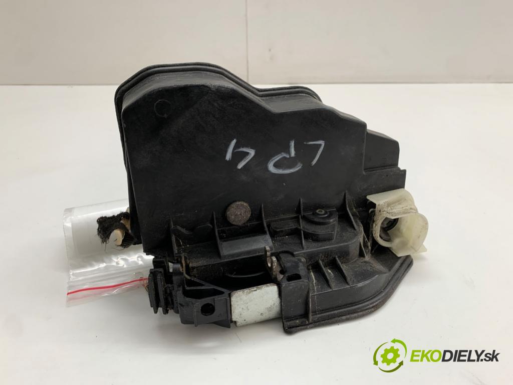 BMW F30 sedan 2014 155 kW 325 d 1995 zámok dveře levý přední část 7229461