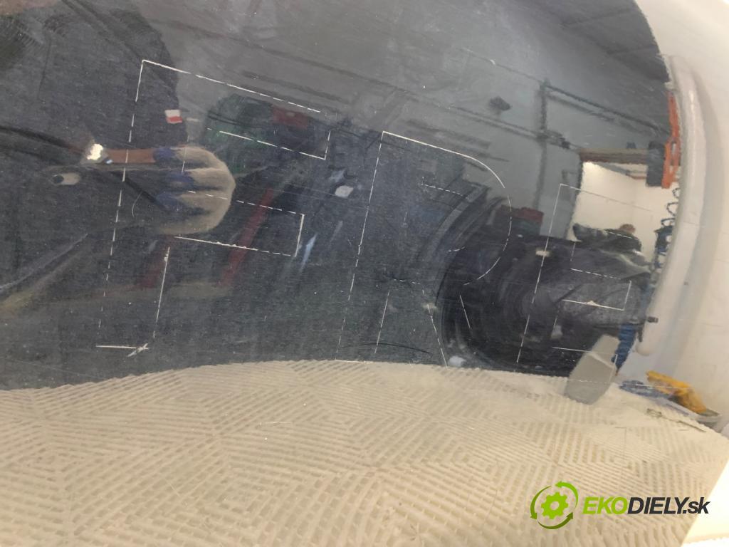 LEXUS CT liftback 2020 100 kW 200h (ZWA10_) 1798 Dvere pravy zad