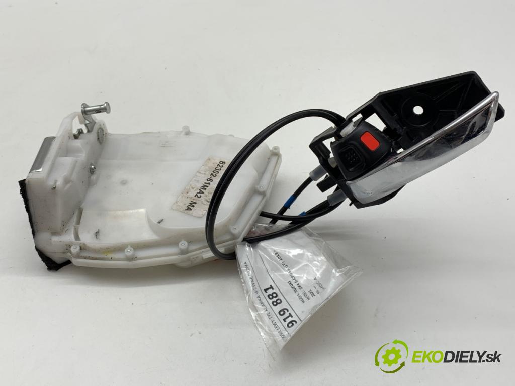 SUZUKI SX4 liftback 2019 103 kW 1.4 T (AKK 414) 1373 zámok dveře levý zadní část klika vnitřní 82302-61MA2
