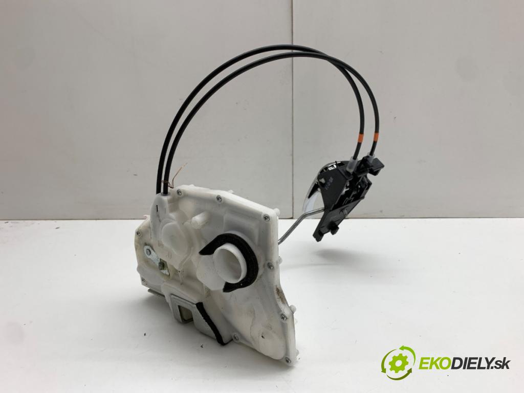 SUZUKI SX4 liftback 2019 103 kW 1.4 T (AKK 414) 1373 zámok dveře pravý přední část klika vnitřní 82201-61MA2