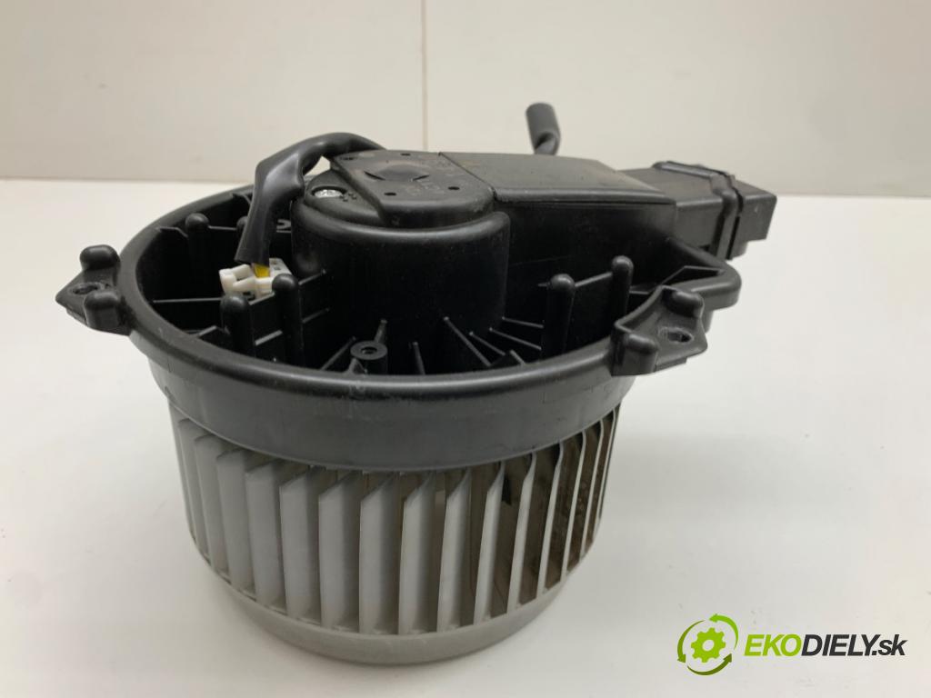 SUZUKI SX4 liftback 2019 103 kW 1.4 T (AKK 414) 1373 topení