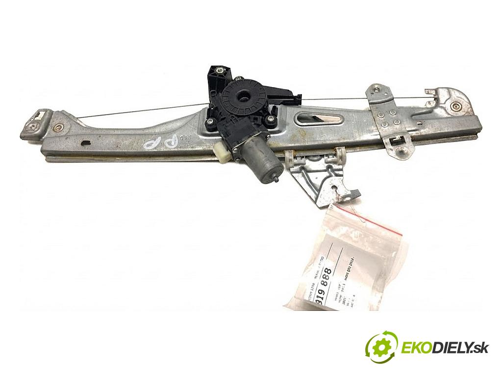 SUZUKI SX4 liftback 2019 103 kW 1.4 T (AKK 414) 1373 mechanismus okna pravý přední část 83430-61M00