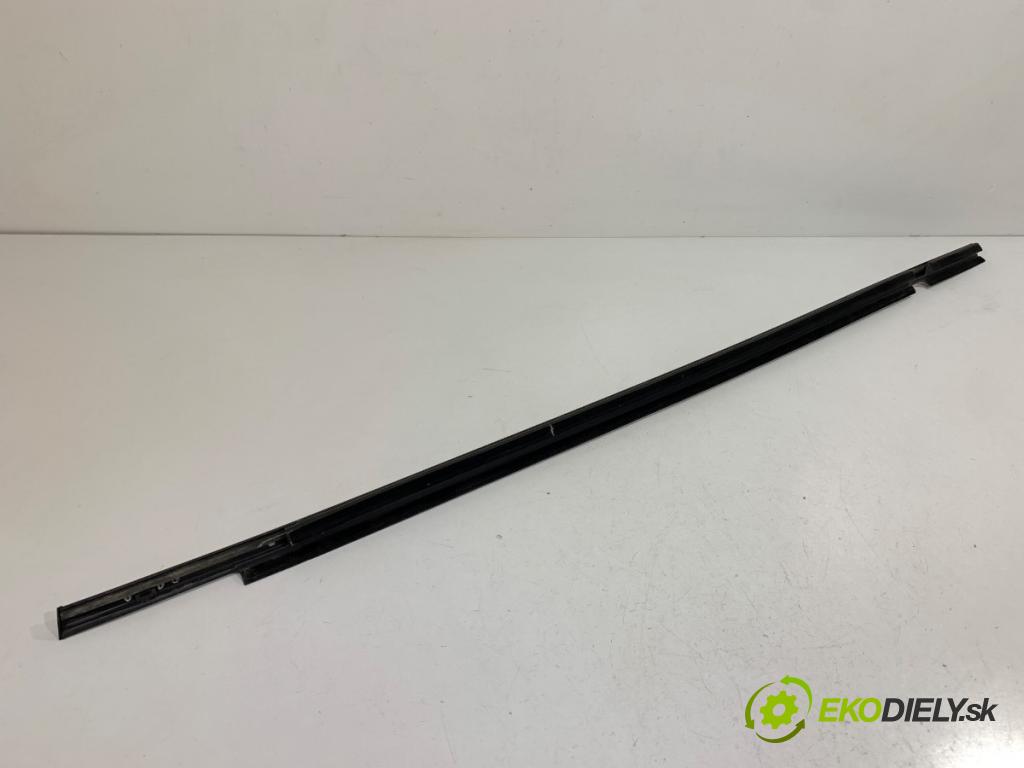 SUZUKI SX4 liftback 2019 103 kW 1.4 T (AKK 414) 1373 Lišta Sbírání: predný pravy