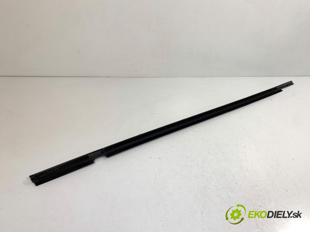 SUZUKI SX4 liftback 2019 103 kW 1.4 T (AKK 414) 1373 lišta Sbírání: přední část levý