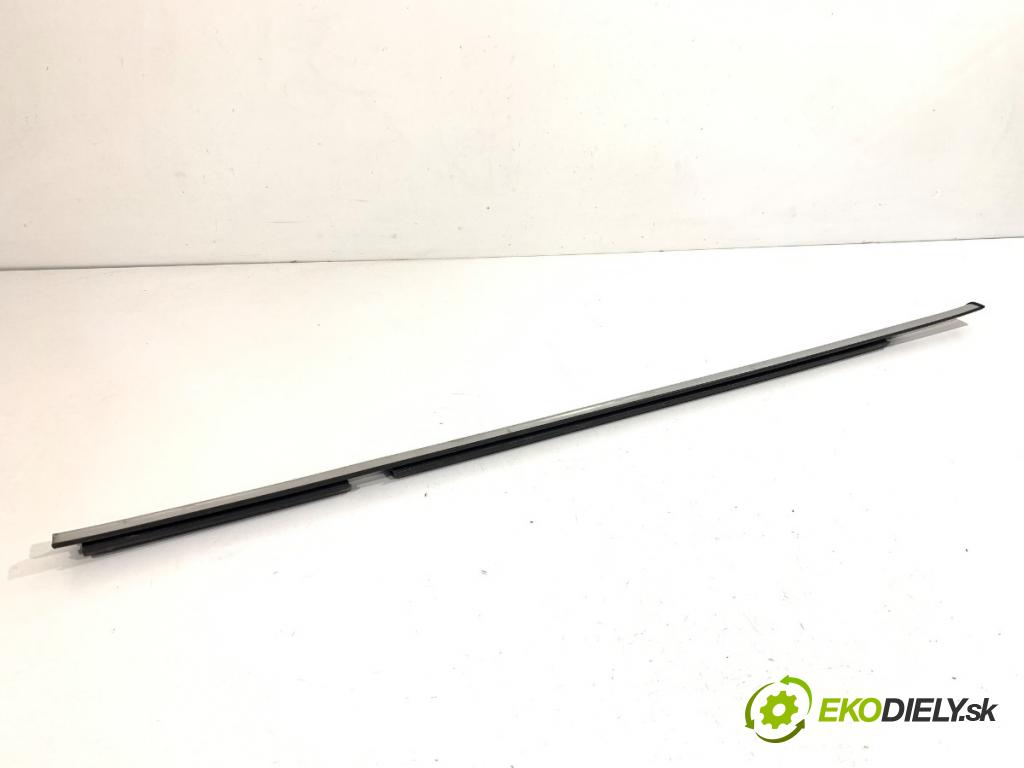 SUZUKI SX4 liftback 2019 103 kW 1.4 T (AKK 414) 1373 Lišta Sbírání: zad pravy