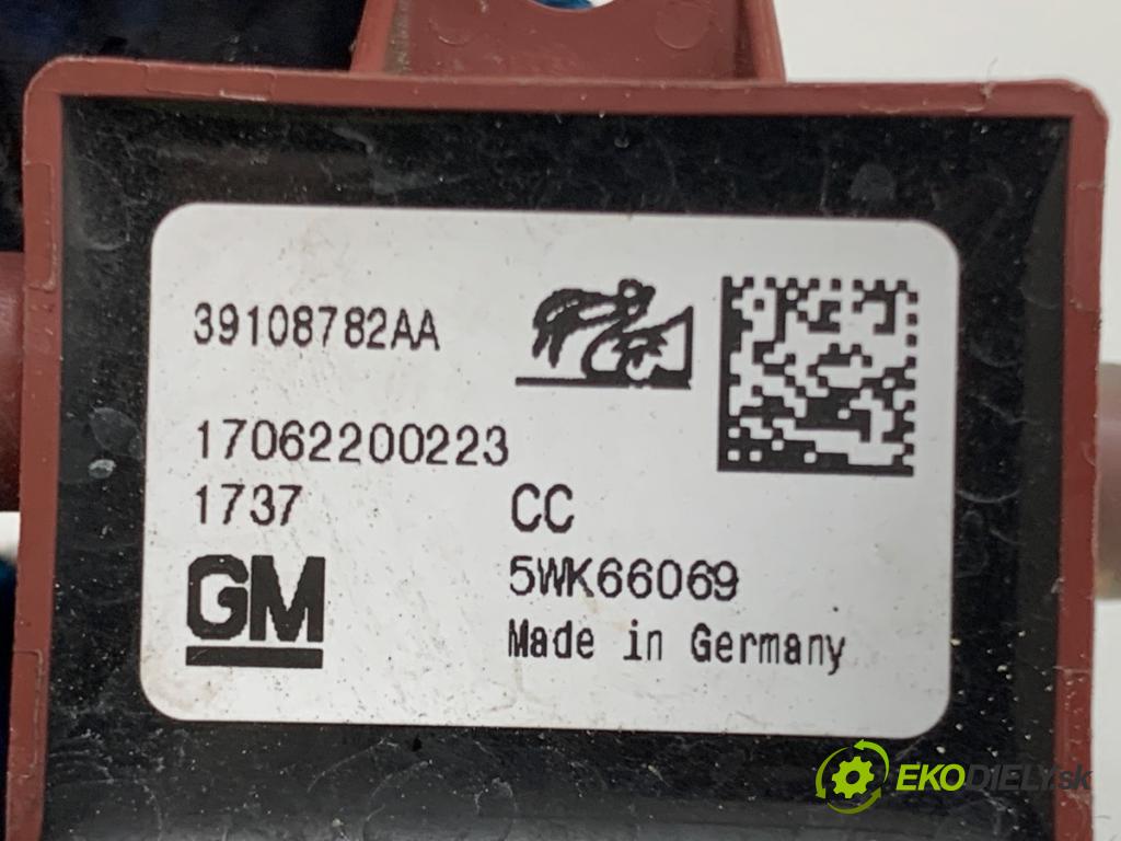 OPEL INSIGNIA B Kombi 2017 121 kW 1.5 (35) 1490 Snímač nárazu OCHRANA: 39108782AA