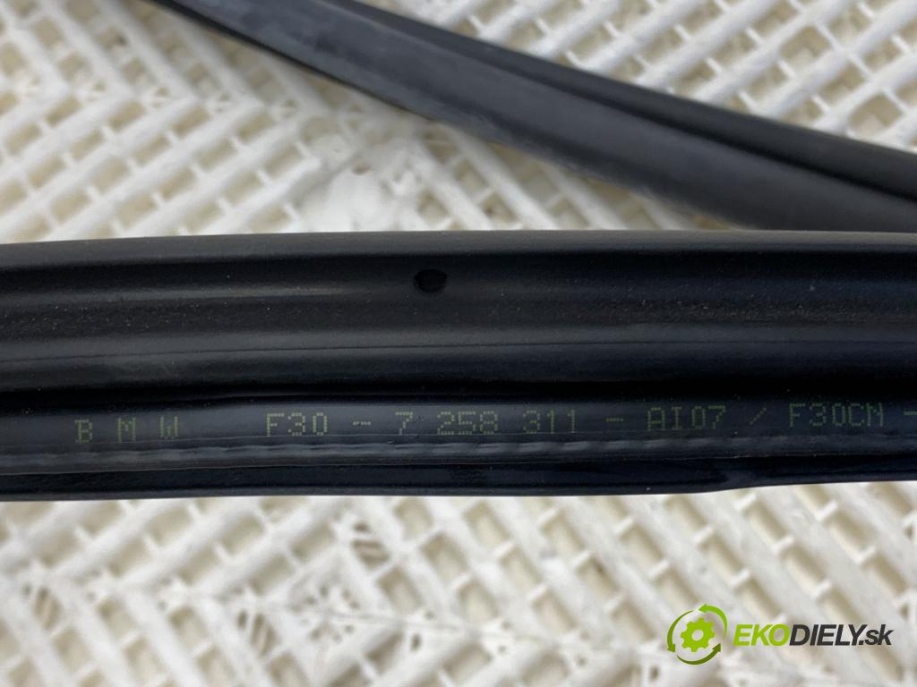 BMW F30 sedan 2014 155 kW 325 d 1995 tesnenie Dvere ľavy zad 7258311