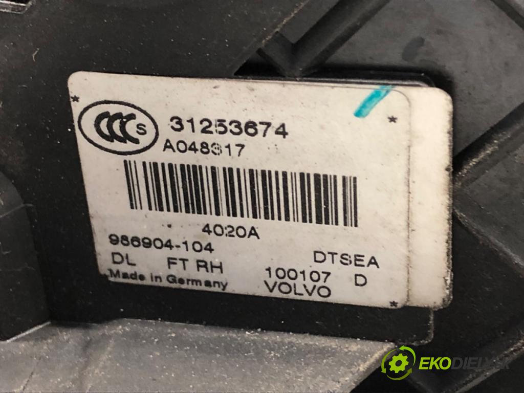 VOLVO V70 III Kombi 2010 170 kW 2.5 T 2521 zámok dveře pravý přední část 31253674