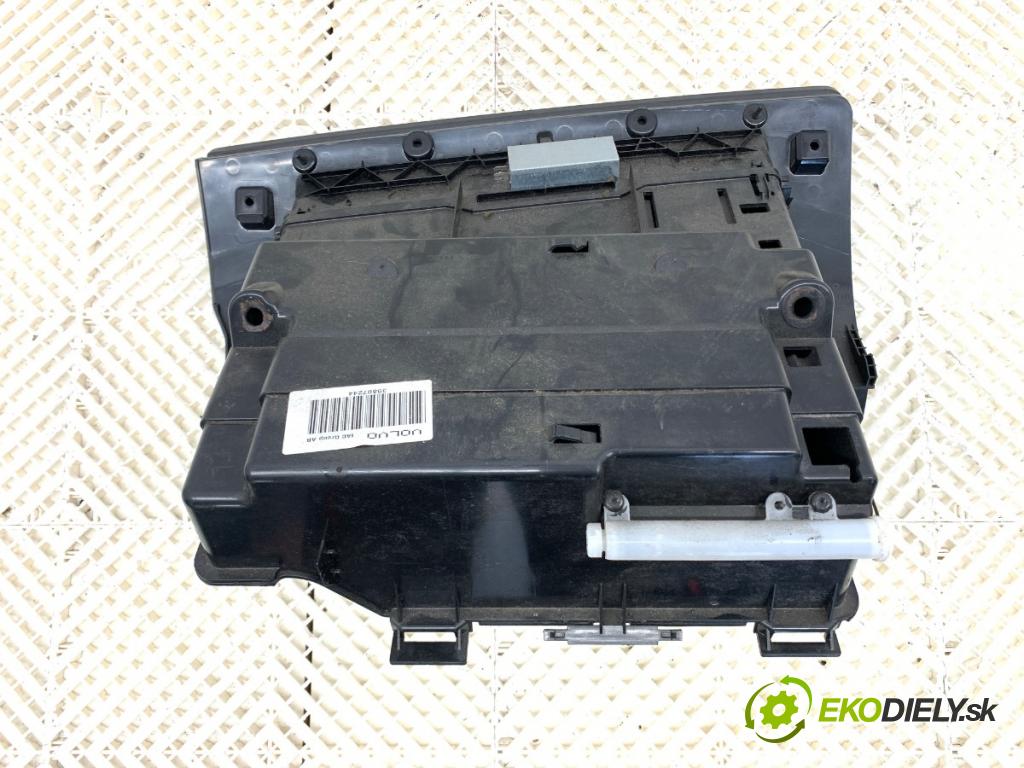 VOLVO V70 III Kombi 2010 170 kW 2.5 T 2521 přihrádka kastlík spolujezdce 30676278 (Přihrádka (kastlík))