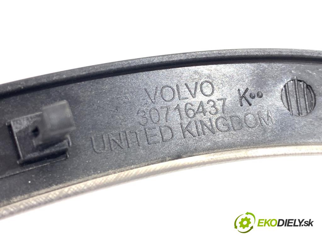 VOLVO V70 III Kombi 2010 170 kW 2.5 T 2521 lišty kryt 30716437 (Lišta)