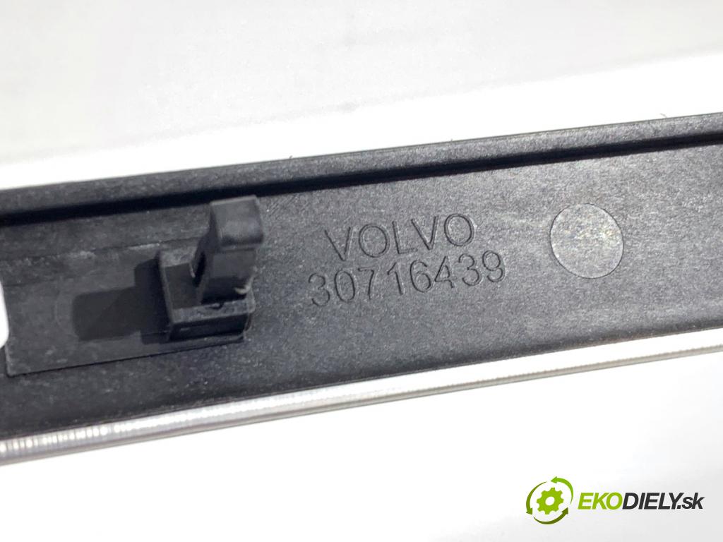 VOLVO V70 III Kombi 2010 170 kW 2.5 T 2521 lišty kryt 30716437 (Lišta)