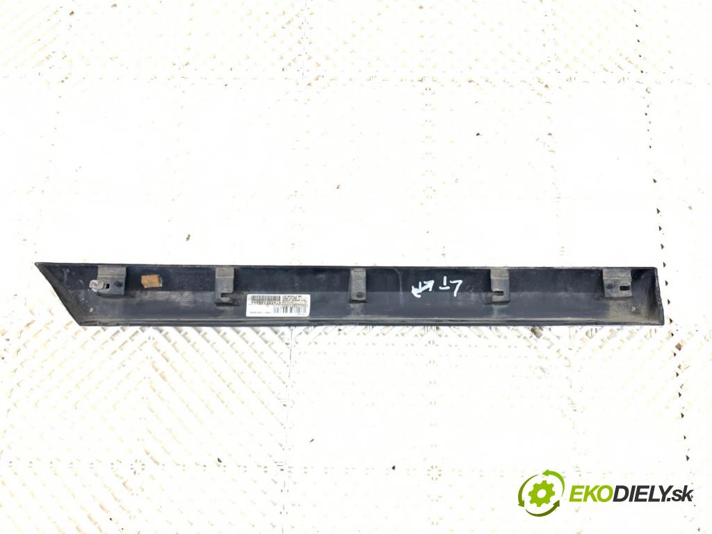 VOLVO V70 III Kombi 2010 170 kW 2.5 T 2521 lišta dveře levý zadní část 39884203