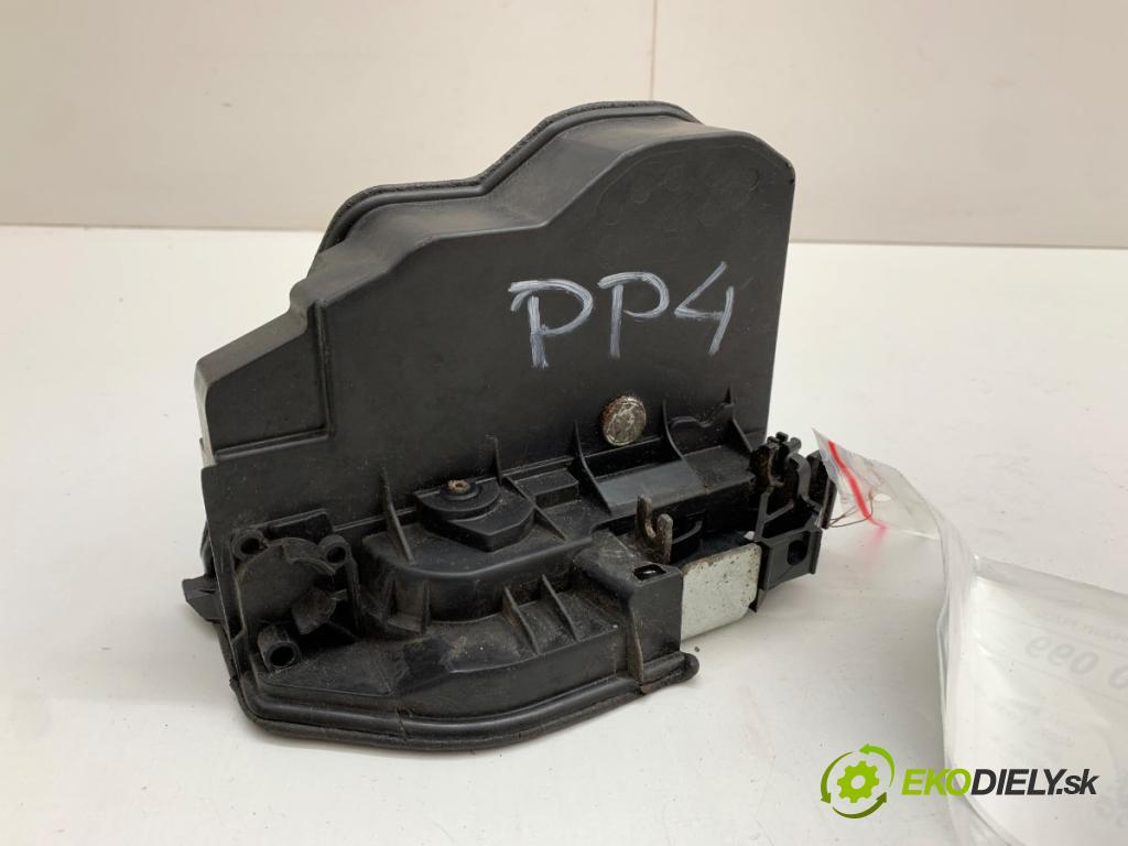BMW F30 sedan 2014 155 kW 325 d 1995 zámok dveře pravý přední část 7229458