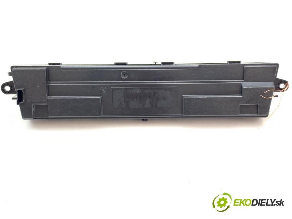 BMW F30 sedan 2014 155 kW 325 d 1995 Panel ovládania kúrenia  (Prepínacie páčky pod volantom)