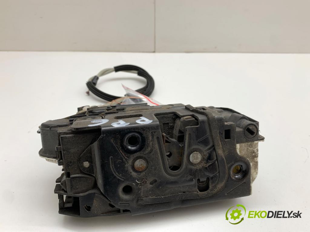 SEAT IBIZA IV liftback 2009 51 kW 1.2 1198 zámok dveře pravý přední část 5N1837016A