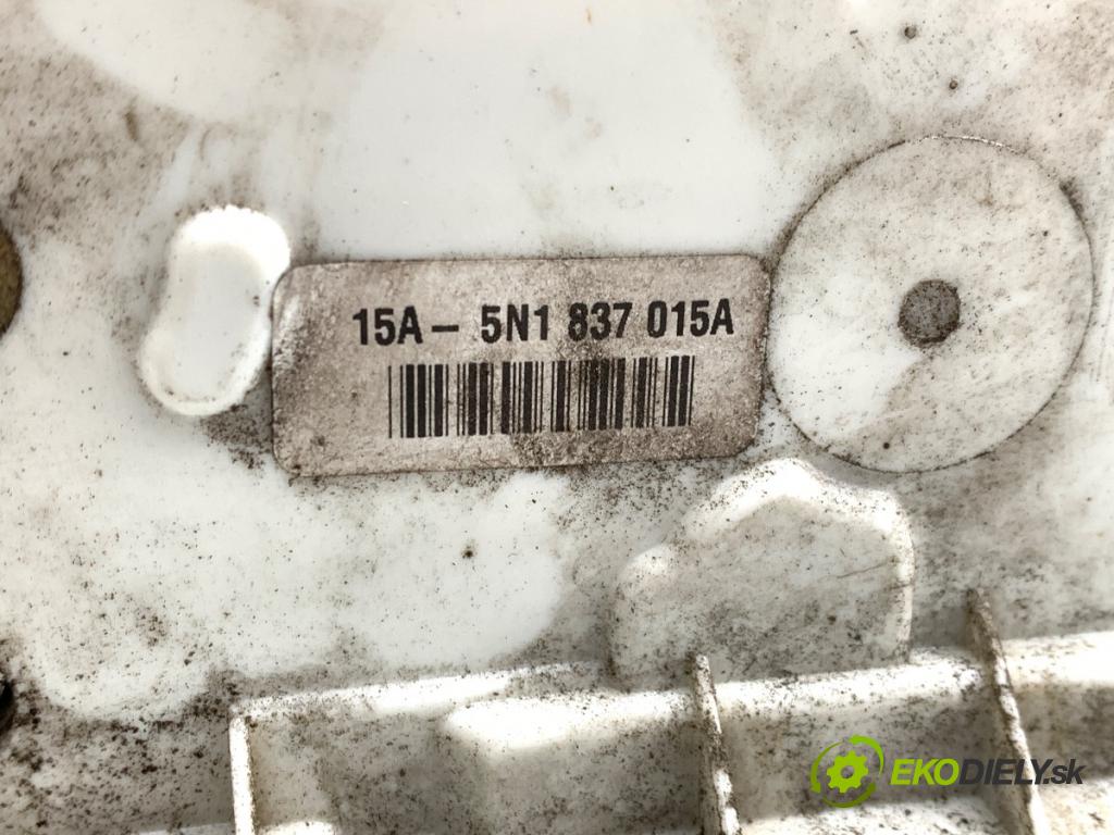 SEAT IBIZA IV liftback 2009 51 kW 1.2 1198 zámok dveře levý přední část 5N1837015A