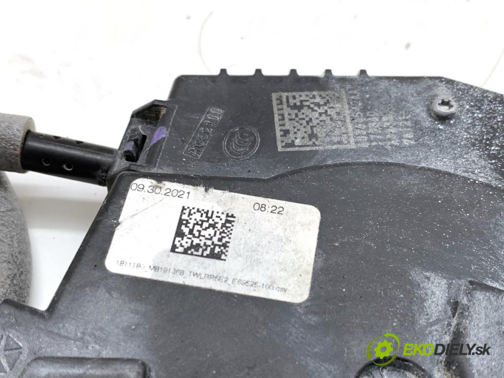 JEEP GRAND CHEROKEE WL SUV 2021 210 kW 3.6 4WD 3604 zámok Dvere pravy zad