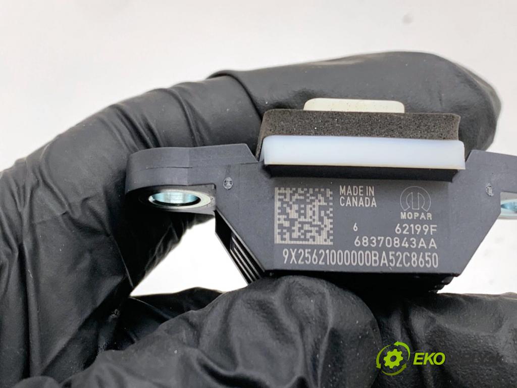 JEEP GRAND CHEROKEE WL SUV 2021 210 kW 3.6 4WD 3604 snímač nárazu 68370843AA (Snímač nárazu)