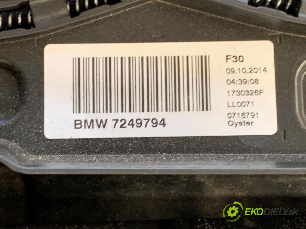 BMW F30 sedan 2014 155 kW 325 d 1995 střešní okno 7249794 (Sklo karoserie)