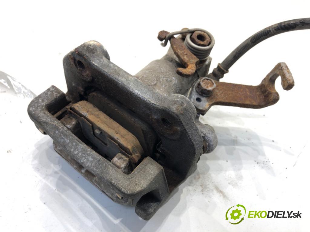 SUZUKI SX4 liftback 2019 103 kW 1.4 T (AKK 414) 1373 brzdič třmen levý zadní část