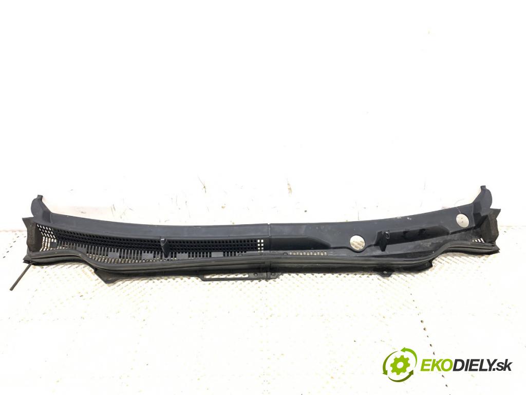 SUZUKI SX4 liftback 2019 103 kW 1.4 T (AKK 414) 1373 Torpédo, plast pod čelné okno 72343-61M1 (Torpédo (plast pod čelným sklom))