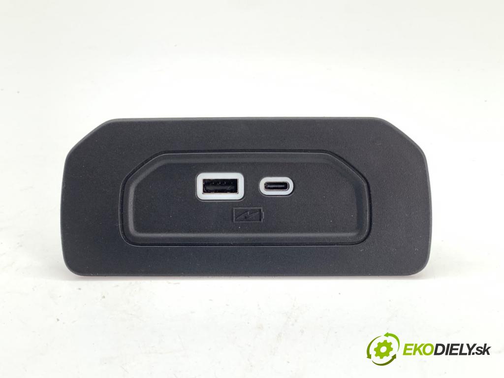JEEP GRAND CHEROKEE WL SUV 2021 210 kW 3.6 4WD 3604 HNÍZDO: USB 68422663AC