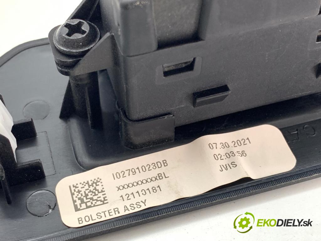 JEEP GRAND CHEROKEE WL SUV 2021 210 kW 3.6 4WD 3604 HNÍZDO: USB 68422663AC