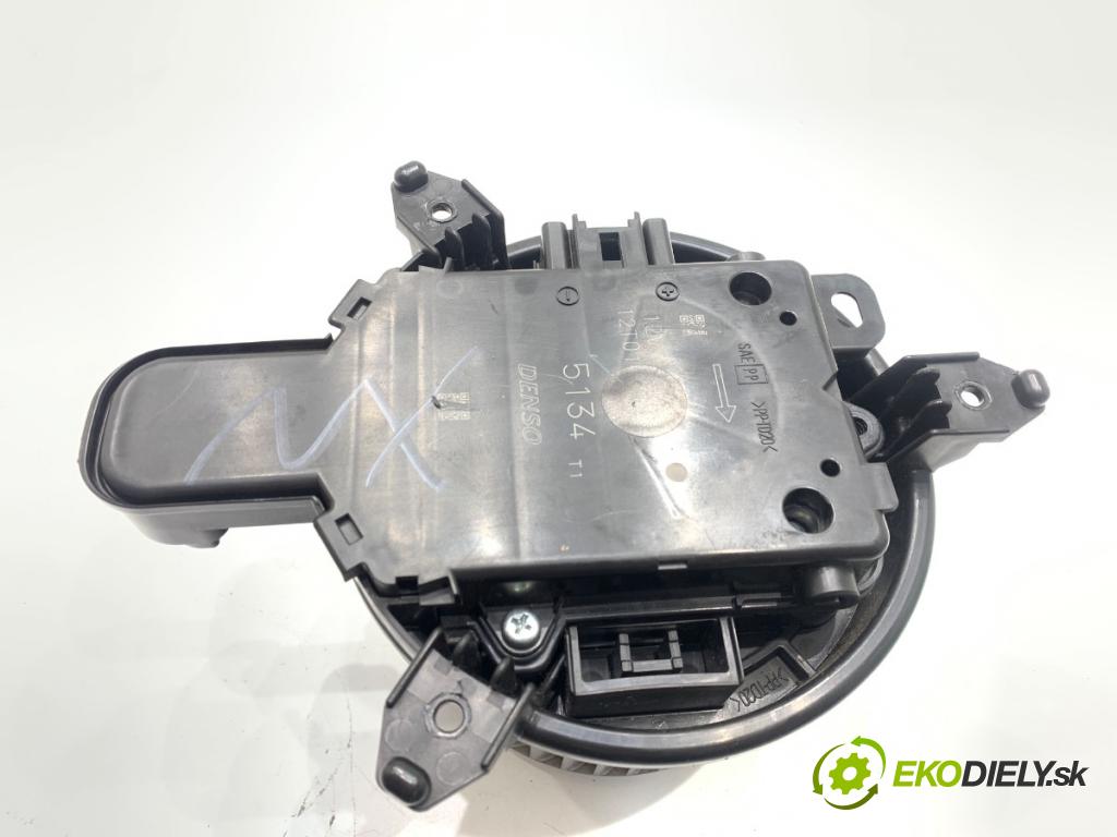 LEXUS NX SUV 2015 145 kW 300h AWD (AYZ15) 2494 ventilátor kúrenia