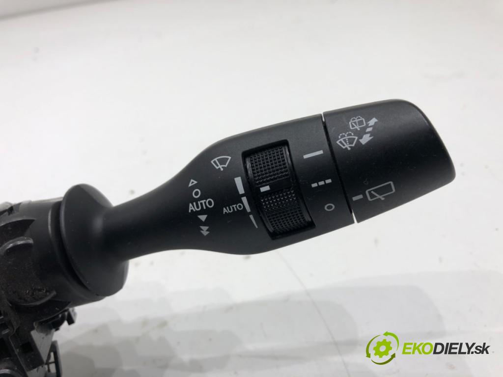 LEXUS NX SUV 2015 145 kW 300h AWD (AYZ15) 2494 přepínač kombinovaný  (Páčky pod volantem)