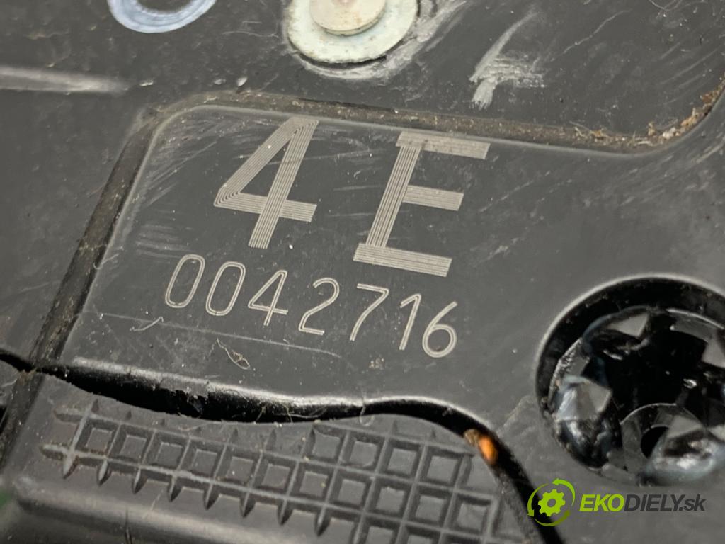 LEXUS CT liftback 2020 100 kW 200h (ZWA10_) 1798 zámok dveře pravý zadní část