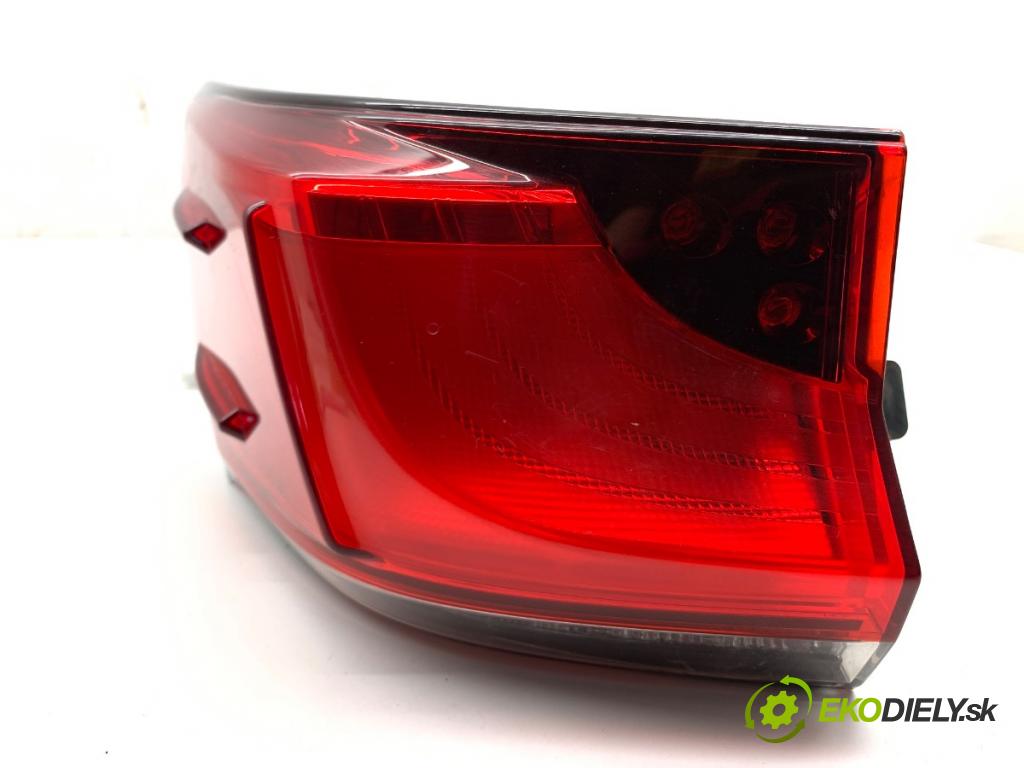 LEXUS CT liftback 2020 100 kW 200h (ZWA10_) 1798 světlo levý zadní část