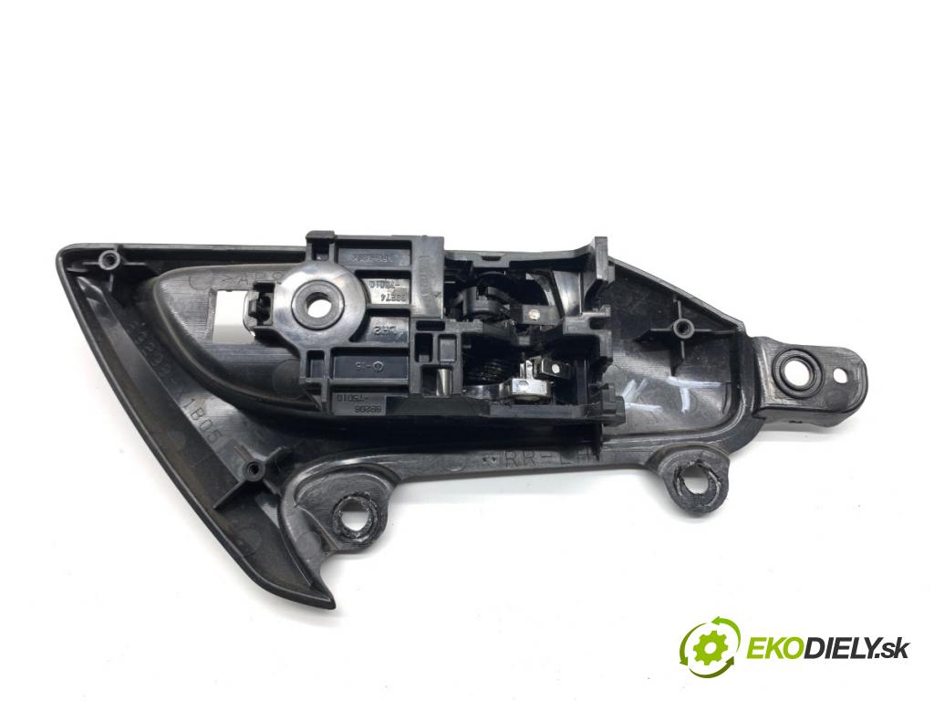 LEXUS CT liftback 2020 100 kW 200h (ZWA10_) 1798 klika vnitřní levý zadní část