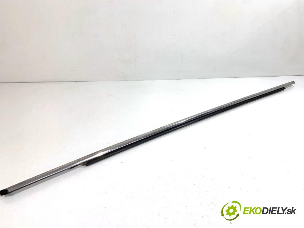 LEXUS CT liftback 2020 100 kW 200h (ZWA10_) 1798 lišta Sbírání: přední část pravý