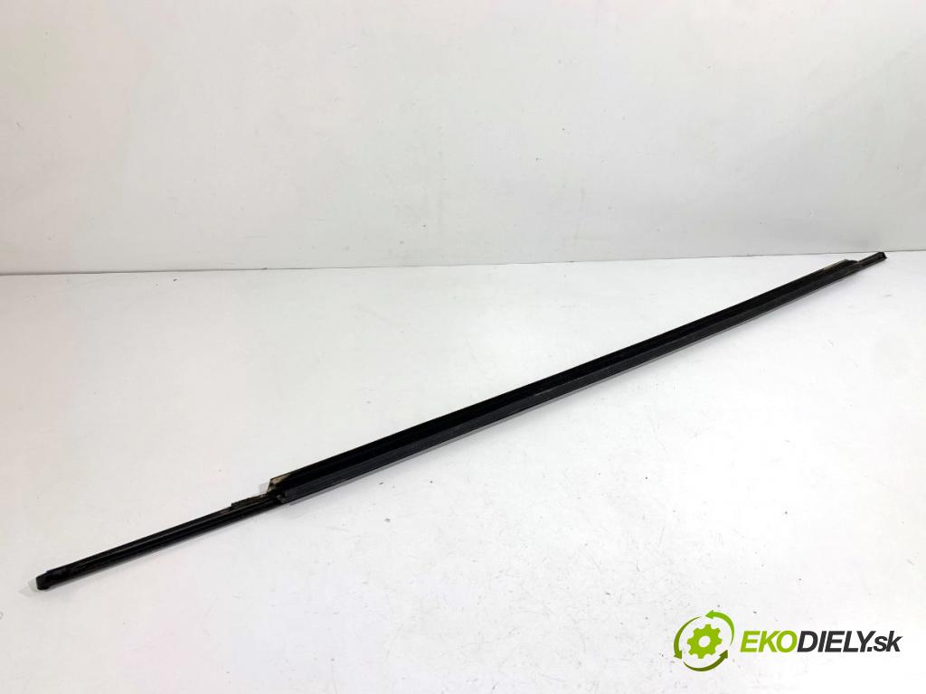 LEXUS CT liftback 2020 100 kW 200h (ZWA10_) 1798 lišta Sbírání: přední část pravý