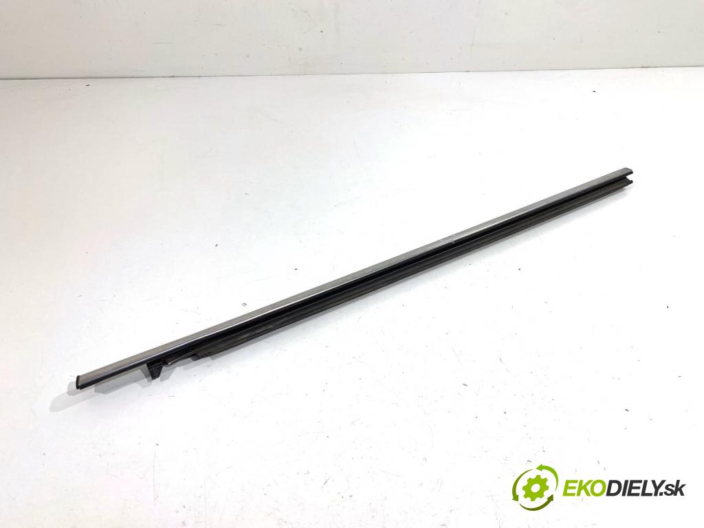 LEXUS CT liftback 2020 100 kW 200h (ZWA10_) 1798 Lišta Sbírání: zad ľavy