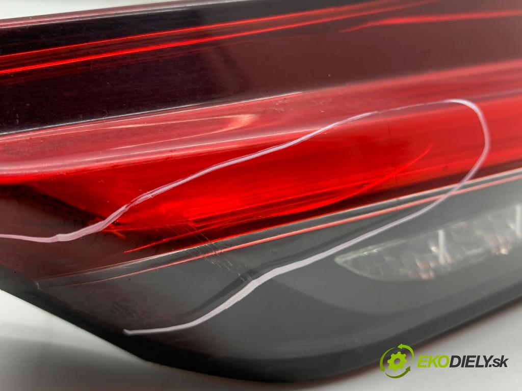 LEXUS CT liftback 2020 100 kW 200h (ZWA10_) 1798 světlo pravý zadní část vnitřní