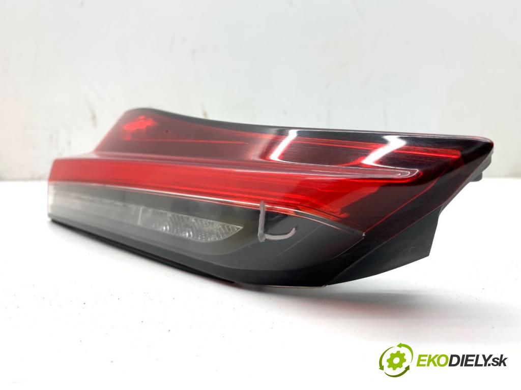 LEXUS CT liftback 2020 100 kW 200h (ZWA10_) 1798 světlo levý zadní část vnitřní