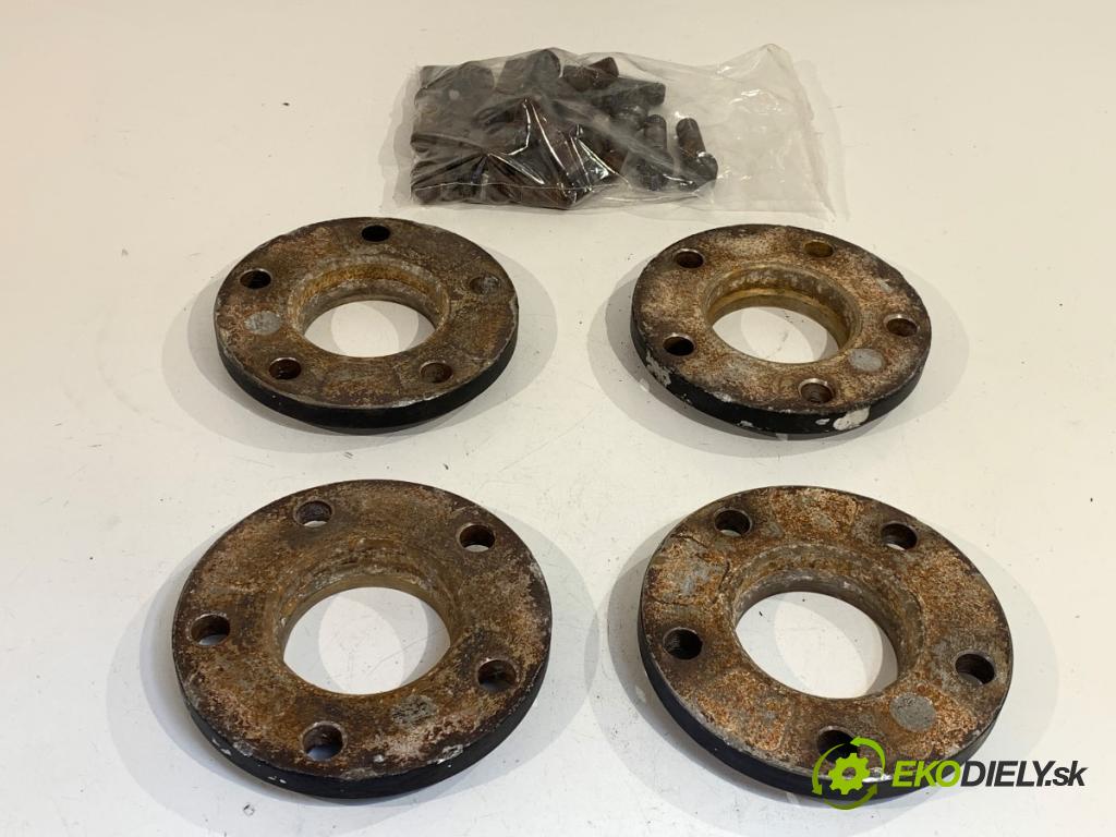 BMW F30 sedan 2014 155 kW 325 d 1995 VZDIALENOSTI 5X120 15MM Śrouby: